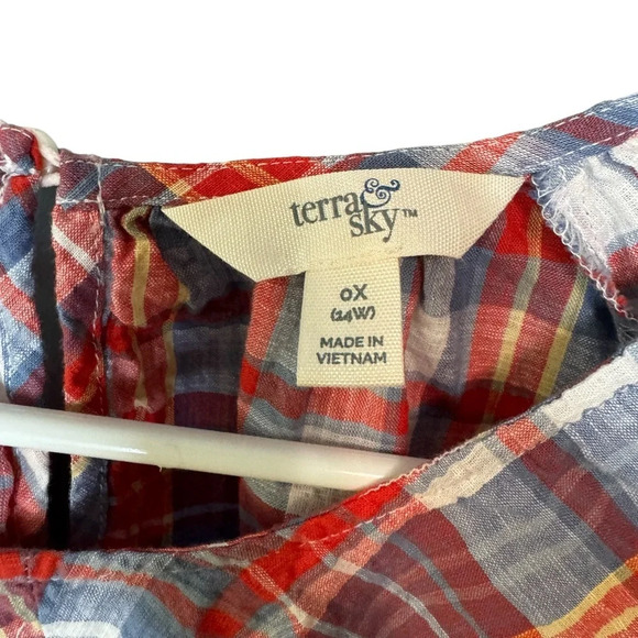 🔹5/$25🔹 Terra & Sky Red Blue Plaid Ruffle Woven Short Sleeve Top 0X (14W) - Picture 3 of 13